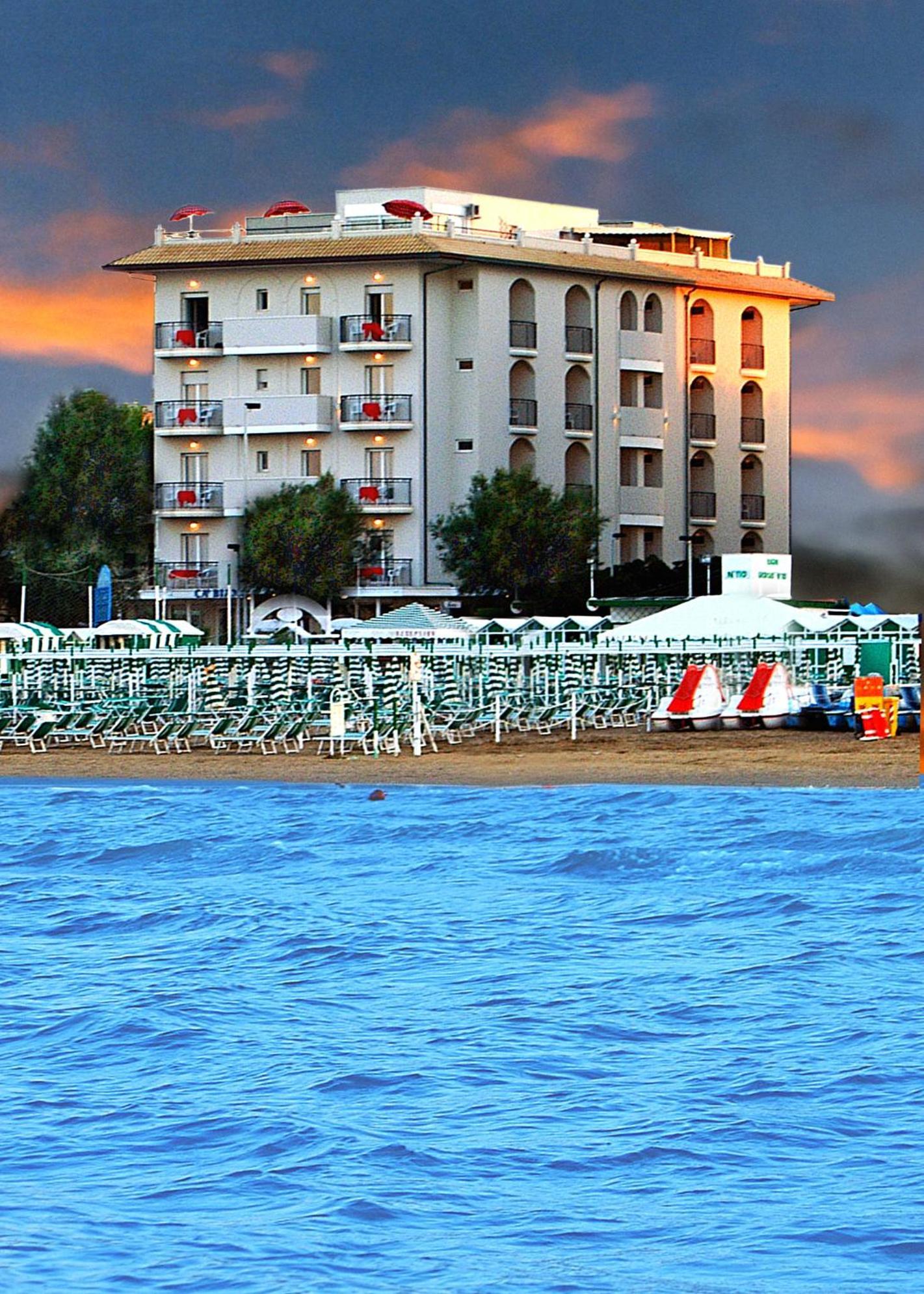 Hotel Ca' Bianca Риччоне Экстерьер фото