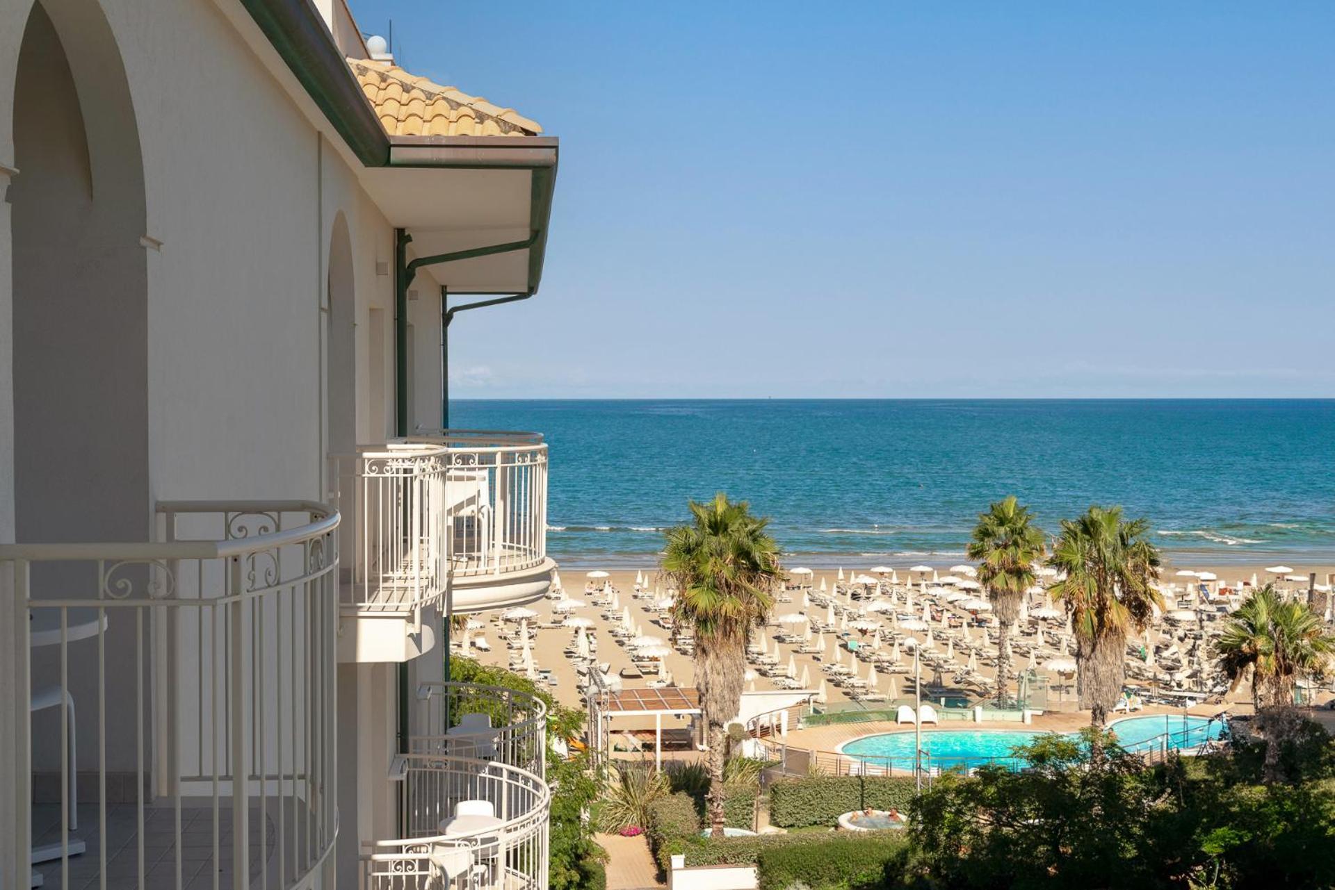 Hotel Ca' Bianca Риччоне Экстерьер фото