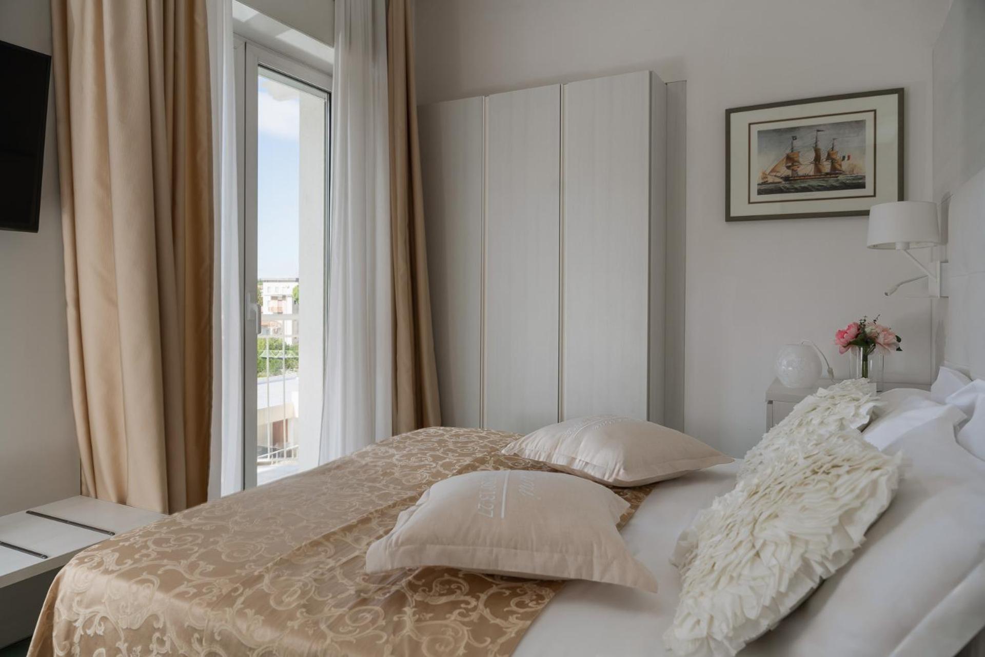 Hotel Ca' Bianca Риччоне Экстерьер фото